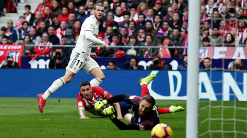 Đang thăng hoa, Bale (áo sáng) và đồng đội đủ sức đánh bại Atletico ngay trên sân đối phương