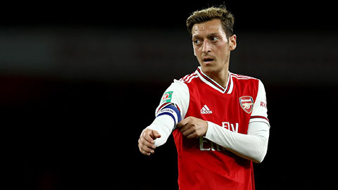 Arsenal sẵn sàng trả thêm tiền để đẩy Oezil ra khỏi Emirates