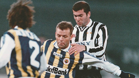 Zidane gặp nhiều khó khăn trong thời gian đầu đến Italia