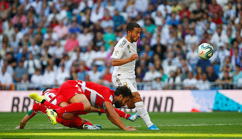 Hazard đã có bàn thắng đầu tiên cho Real ở La Liga