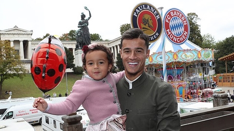 Quên thất bại, Coutinho đưa gia đình dự Oktoberfest