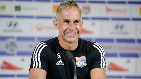 Lyon sa thải Sylvinho chỉ sau 5 tháng bổ nhiệm