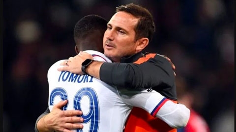 Khởi đầu tồi tệ, tại sao Lampard lại được yêu quý nhất?