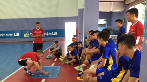 HLV Miguel Rodrigo (ĐT Futsal Việt Nam): 'Trận gặp Australia  có tính quyết định'