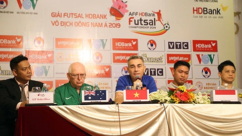 HLV Miguel Rodrigo: "Việt Nam có thể giành 9 điểm hoặc chẳng có điểm nào" HLV Miguel Rodrigo: "Việt Nam có thể giành 9 điểm hoặc chẳng có điểm nào"