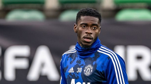 Tuanzebe chấn thương khi khởi động, lỡ đại chiến với Liverpool phút chót