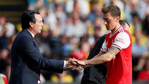 Emery: 'Oezil vẫn còn tương lai ở Arsenal'