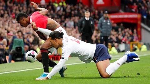 Van Dijk: Bức tường thép đã bị khoan thủng