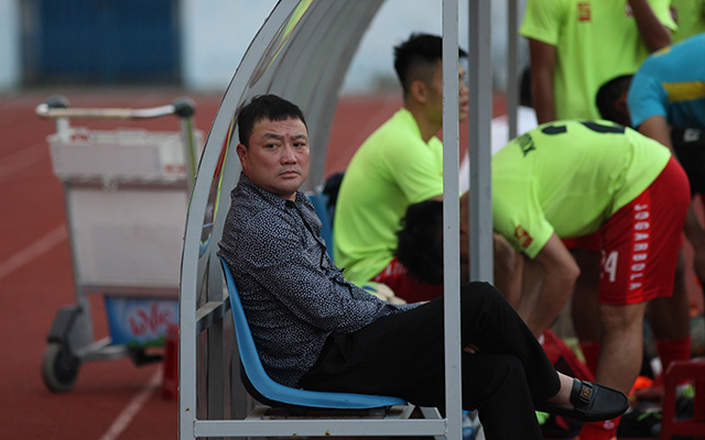 Chia tay đội bóng mà mình coi như "quê hương thứ 2", HLV Trương Việt Hoàng không giấu được tâm trạng bùi ngùi
