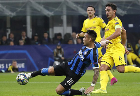 Martinez ghi bàn mở tỷ số cho Inter