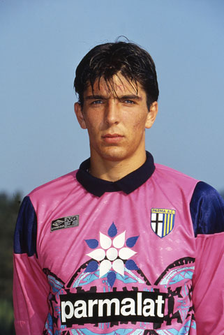 Năm 13 tuổi Gianluigi Buffon đã được  nhận vào lò đào tạo của Parma
