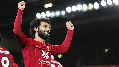 Salah ấn định chiến thắng 2-1 cho Liverpool trước khi rời sân do chấn thương
