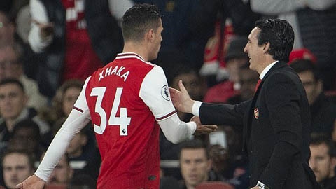 Emery để cầu thủ Arsenal 'hái hoa dân chủ' vụ Xhaka