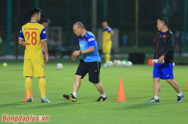 Việt Phong mới chỉ được tập trung ở đợt trước đó khi Việt Nam gặp Malaysia và Indonesia tại vòng loại World Cup 2022. Cả 2 trận, anh đều vào sân từ băng ghế dự bị 