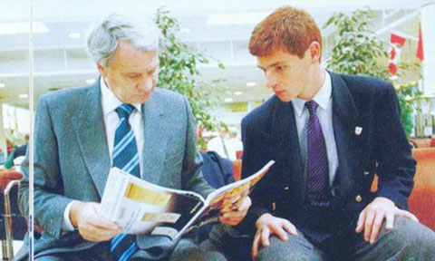 Villas-Boas từng là học trò Sir Bobby Robson, nhưng lại tôn sùng dữ liệu và những con số