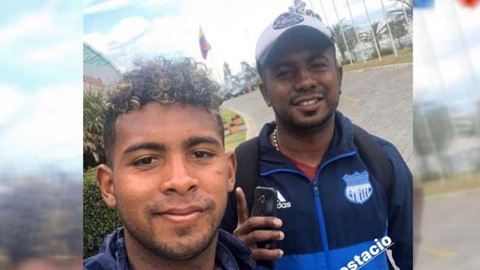 Đi bộ 12 giờ để bổ sung giấy tờ cho con dự World Cup U17