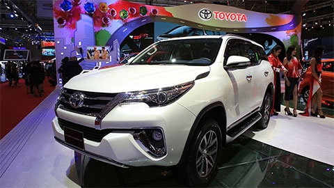 Toyota Fortuner 2019, Mitsubishi Pajero, Nissan Terra giảm giá hơn 100 triệu đồng