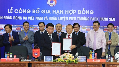 HLV Park Hang Seo chính thức gắn bó với bóng đá Việt Nam thêm 3 năm HLV Park Hang Seo chính thức gắn bó với bóng đá Việt Nam thêm 3 năm