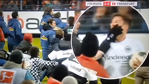 Quật ngã HLV đối phương, thủ quân của Eintracht Frankfurt gây ra vụ loạn đả