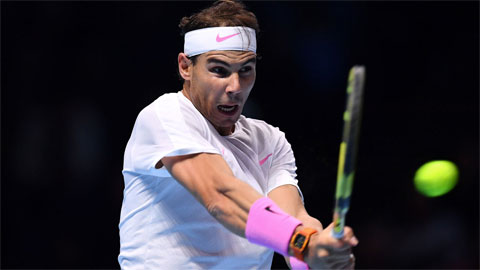 Nadal thoát hiểm trước Medvedev ở ATP Finals 2019