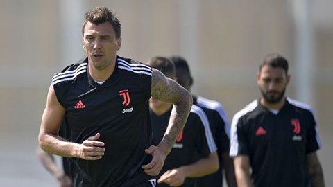 Mandzukic đến M.U tập luyện vào tháng 12?