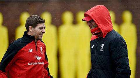 Gerrard học hỏi tinh hoa của Klopp, mở đường trở lại Liverpool