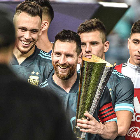 Nụ cười mãn nguyện của Messi