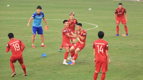 ĐT Việt Nam tăng độ va chạm ở vai