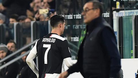 Báo chỉ Italia cho biết, khi bị thay ra ở trận gặp Milan, Ronaldo còn chửi cả HLV Sarri 