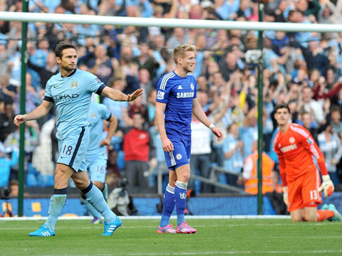 Lampard từng thi đấu 1 mùa cho Man City và cũng từng ghi 1 bàn vào lưới đội cũ Chelsea