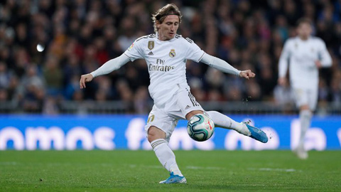 Modric ấn định chiến thắng cho Real, khép lại ngày thi đấu thăng hoa của mình