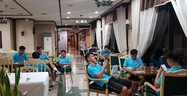 Khách sạn này chỉ cách sân Binan khoảng 20-25 phút di chuyển bằng xe bus nên sẽ giúp toàn đội có được thể trạng, tâm lý tốt nhất.