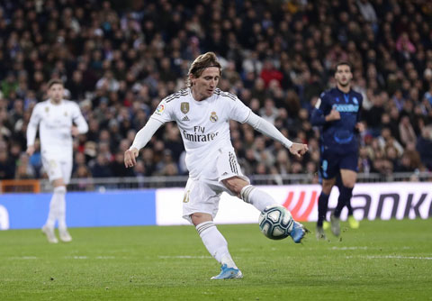 Modric in dấu giày vào cả 3 bàn thắng của Real trước Sociedad
