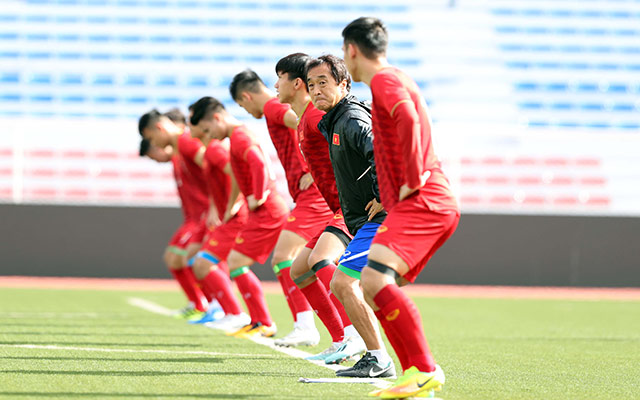 Nhóm cầu thủ đá chính trong trận đấu với Brunei được phép nghỉ ngơi ở khách sạn. Trong khi đó, những cầu thủ dự bị, không thi đấu nhiều ra sân tập nhẹ