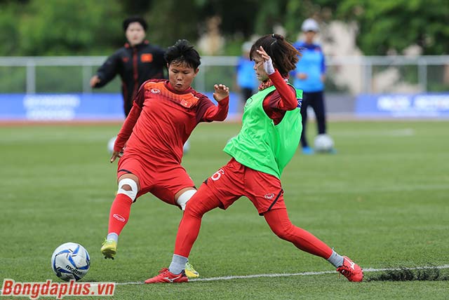 Các cầu thủ Việt Nam đang có phong độ cao. Tiền đạo đội trưởng Huỳnh Như còn đặt mục tiêu ghi bàn trước Indonesia 