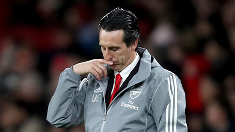Fan & huyền thoại Arsenal nổi giận đòi tống cổ Emery Fan & huyền thoại Arsenal nổi giận đòi tống cổ Emery