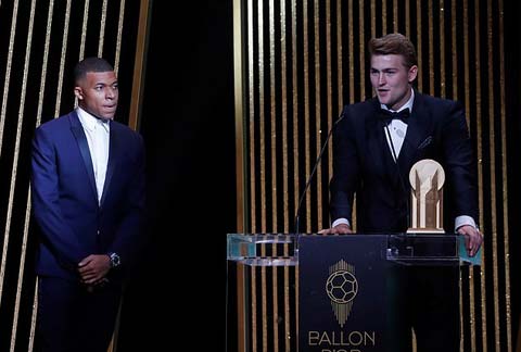 Mbappe trao giải Cầu thủ trẻ xuất sắc nhất năm 2019 cho De Ligt