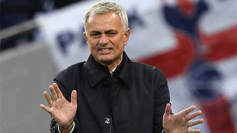 HLV Mourinho tuyên bố mình không phải là kẻ thù của M.U