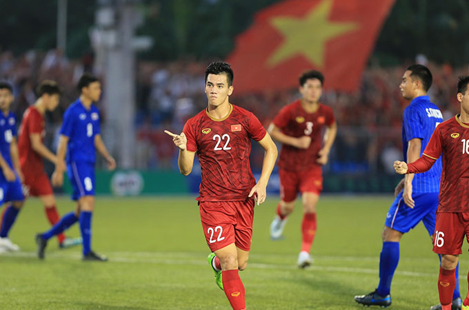 Tiến Linh lập cú đúp giúp U22 Việt Nam giành vé vào bán kết SEA Games 30 - Ảnh: Đức Cường 