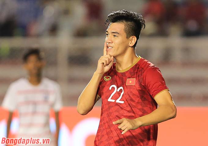 Tiến Linh cũng đã vượt qua kỷ lục ghi 5 bàn trong một kỳ SEA Games của nhiều tiền bối Việt Nam.