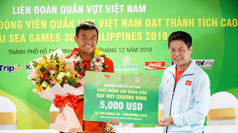 Quần vợt Việt Nam nhận thưởng sau HCV đầu tiên ở SEA Games