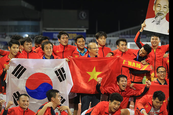 HLV Park Hang Seo hoàn thành sứ mệnh lịch sử khi giúp U22 Việt Nam giành HCV SEA Games - Ảnh: Đức Cường