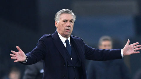 Ancelotti bị sa thải ngay sau khi cùng Napoli thắng 4-0