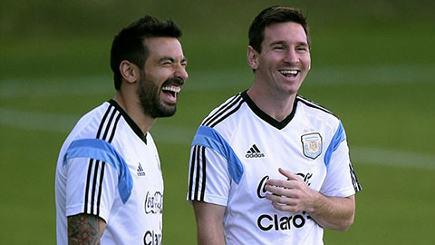 Đàn anh của Messi trên tuyển tuyên bố giải nghệ