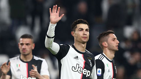 Ronaldo lập thêm kỷ lục vô tiền khoáng hậu