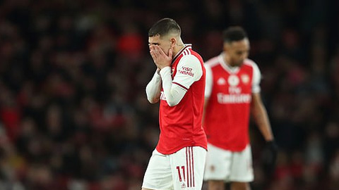 Arsenal chỉ bước lùi từ ngày rời Highbury