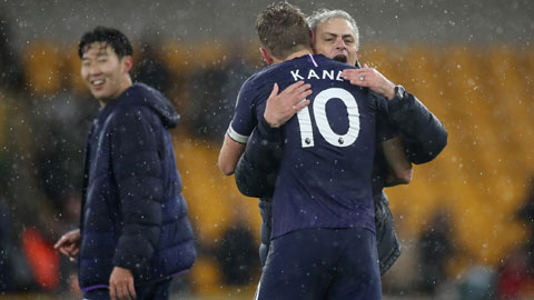 Mourinho đã giúp Tottenham thắng 4/5 trận gần nhất ở Premier League, nhảy một mạch từ thứ 14 lên thứ 5 trên BXH hiện nay