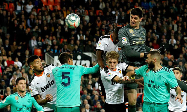 Courtois đóng góp nhiều cho Real trong trận đấu với Valencia vừa qua