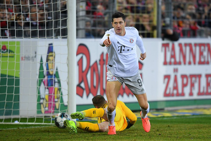 Lewandowski mở tỷ số cho Bayern phút 16