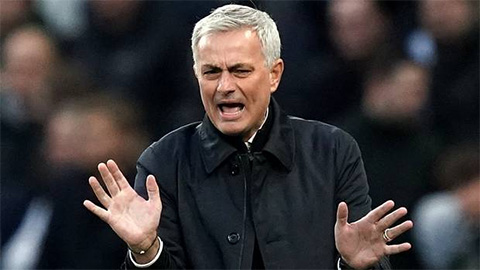 Mourinho vô cảm trong ngày tái ngộ cố nhân Chelsea và Lampard